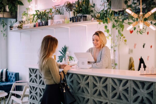 Quels objets personnalisés offrir à vos prospects pour les convertir ?