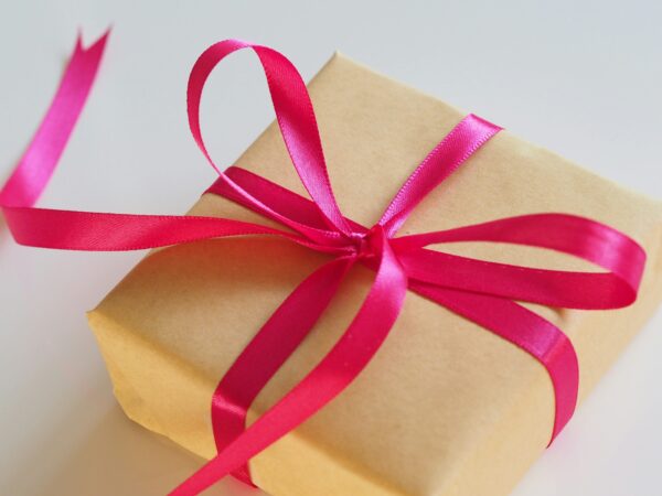 Le cadeau personnalisé : un levier d’émotion pour booster la relation client