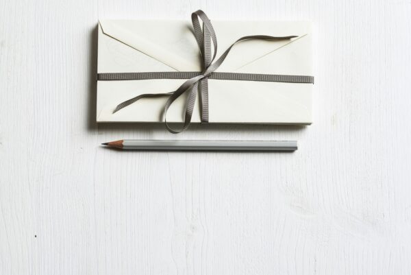 Offrir un cadeau d’entreprise à un partenaire : les codes à respecter